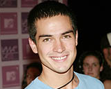 alfonso-herrera-3.bmp
